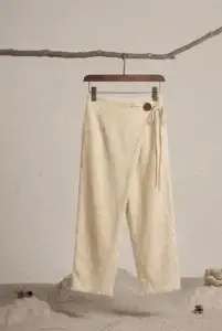Prenda de la colección raíces- Pantalón crema
